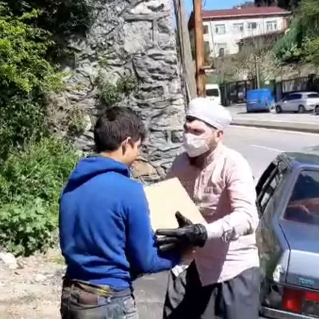 İhtiyaç Sahibi Ailelere Erzak Dağıttık