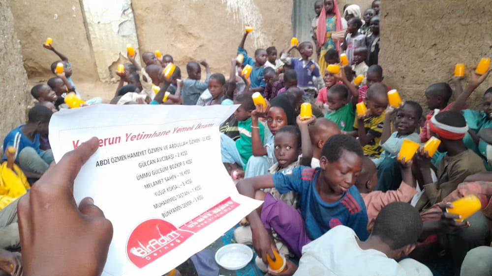 Kamerun Yetimhane Yemek İkramı