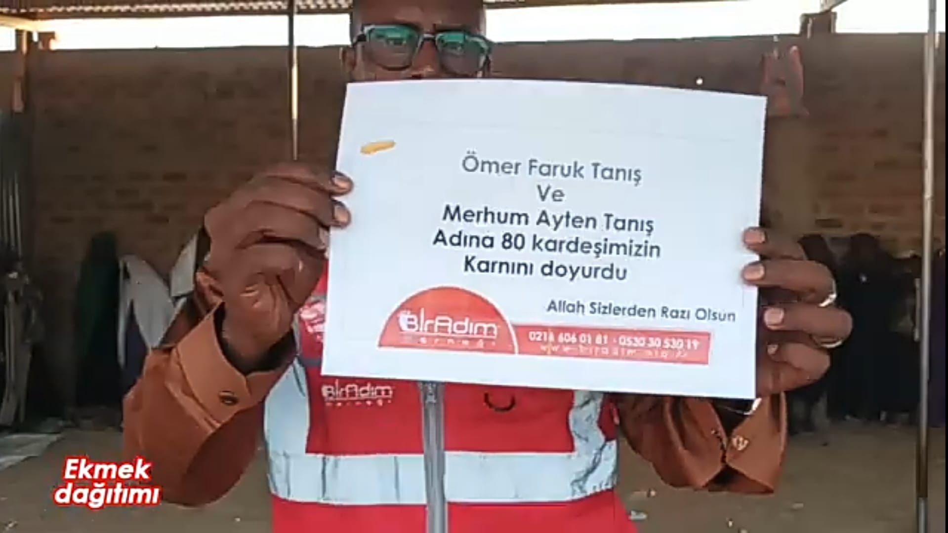 Ekmek Dağıtımı / Ömer Faruk Tanış & Mer. Ayten Tanış